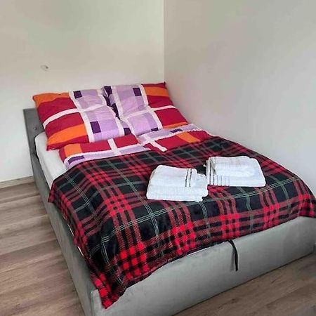 Ferienwohnung Outletcity Metzingen Μέτσινγκεν Εξωτερικό φωτογραφία