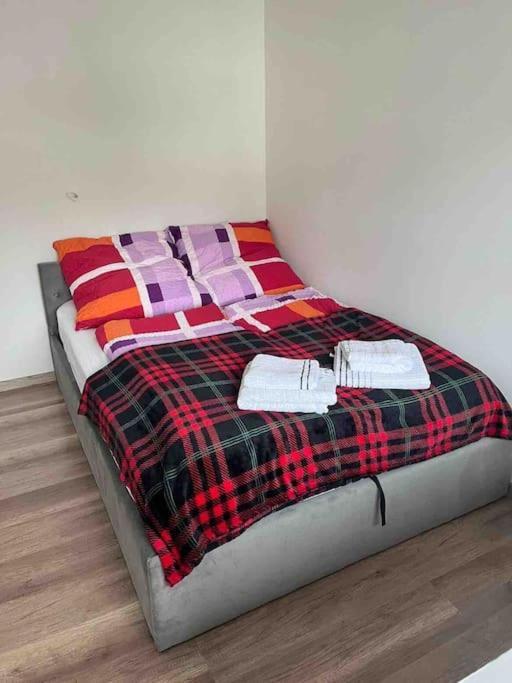 Ferienwohnung Outletcity Metzingen Μέτσινγκεν Εξωτερικό φωτογραφία