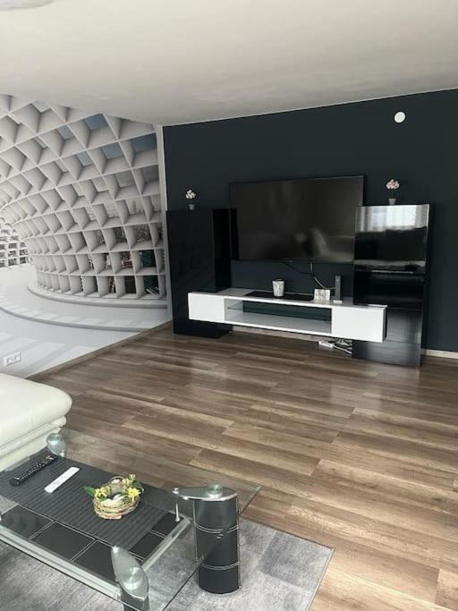 Ferienwohnung Outletcity Metzingen Μέτσινγκεν Εξωτερικό φωτογραφία