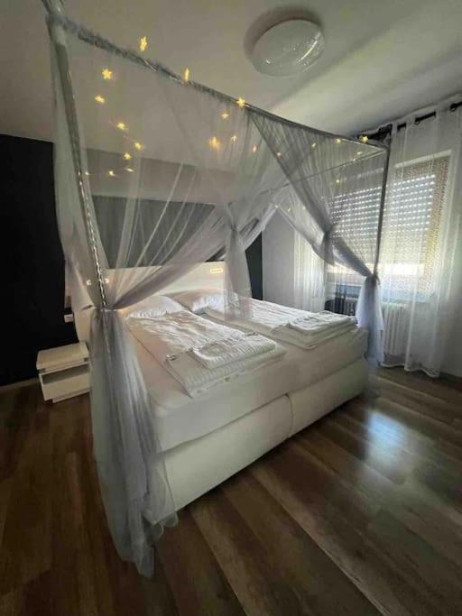 Ferienwohnung Outletcity Metzingen Μέτσινγκεν Εξωτερικό φωτογραφία
